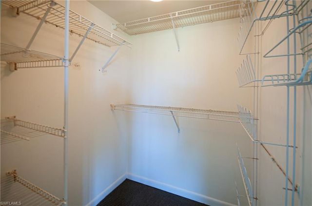 21 High Point CIR E 305, Naples, FL 34103