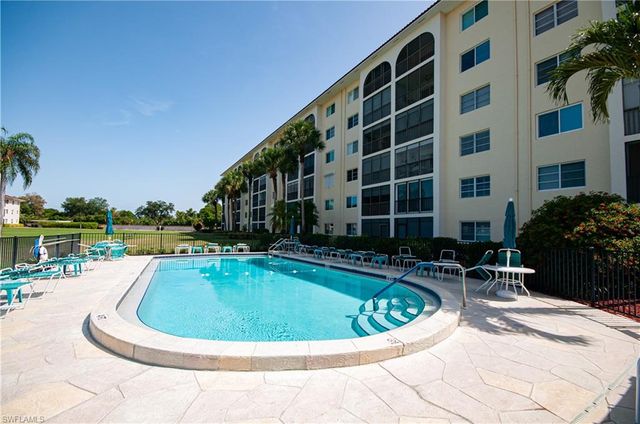 21 High Point CIR E 305, Naples, FL 34103