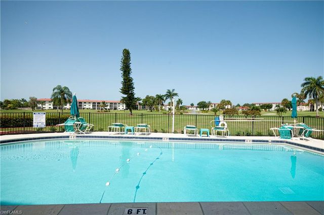 21 High Point CIR E 305, Naples, FL 34103