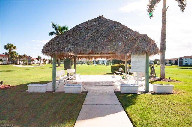 21 High Point CIR E 305, Naples, FL 34103