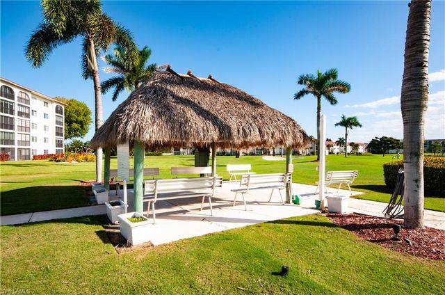 21 High Point CIR E 305, Naples, FL 34103