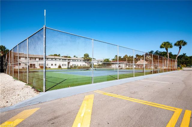 21 High Point CIR E 305, Naples, FL 34103