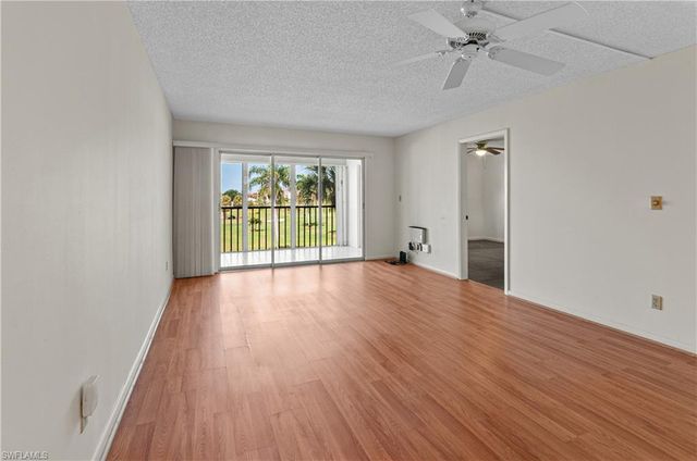 21 High Point CIR E 305, Naples, FL 34103