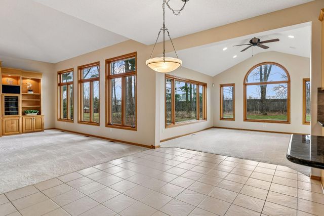 10173 Bridgewater Court, Woodbury, MN 55129