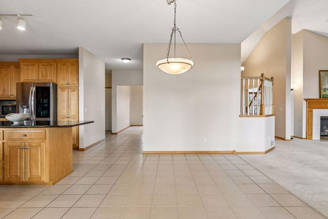 10173 Bridgewater Court, Woodbury, MN 55129