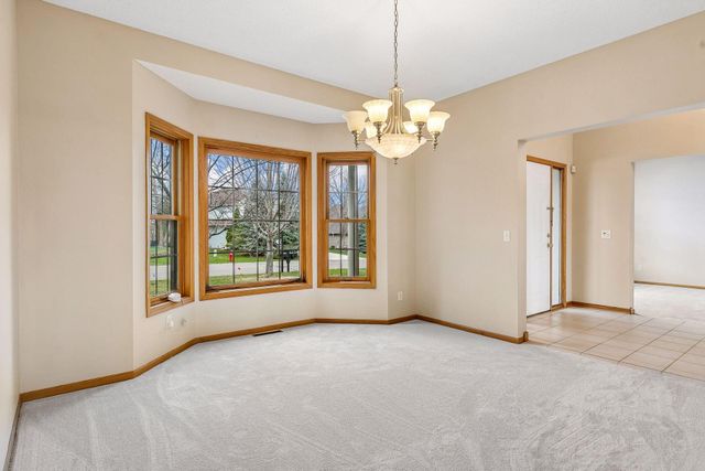 10173 Bridgewater Court, Woodbury, MN 55129