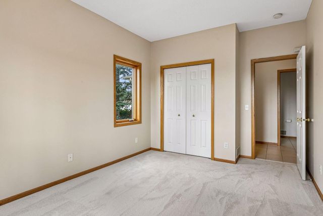 10173 Bridgewater Court, Woodbury, MN 55129