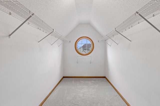 10173 Bridgewater Court, Woodbury, MN 55129