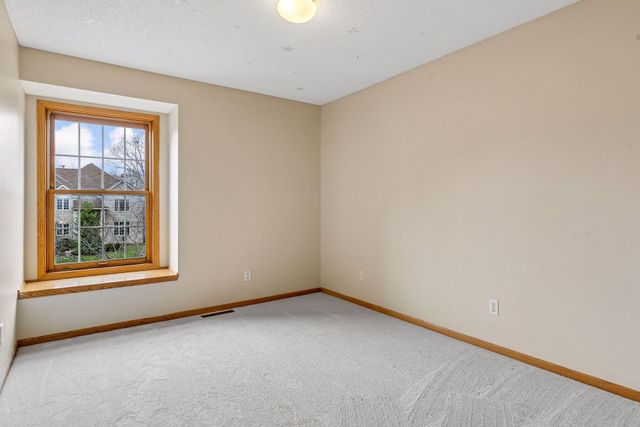 10173 Bridgewater Court, Woodbury, MN 55129