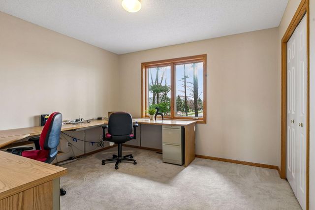 10173 Bridgewater Court, Woodbury, MN 55129