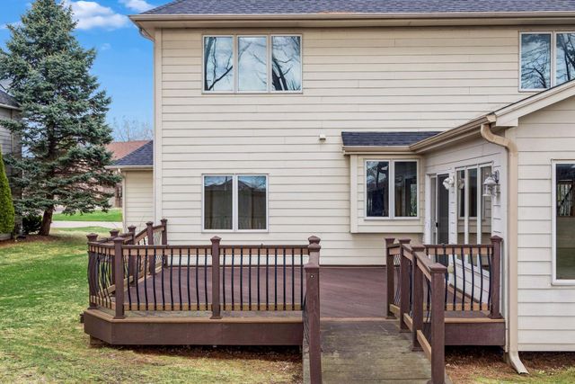 10173 Bridgewater Court, Woodbury, MN 55129