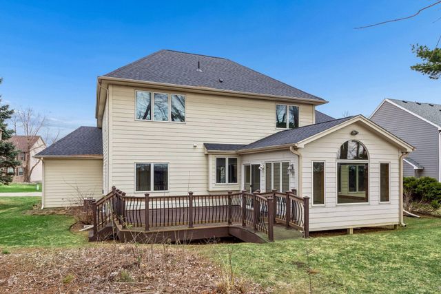 10173 Bridgewater Court, Woodbury, MN 55129