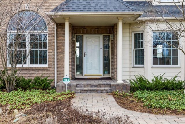 10173 Bridgewater Court, Woodbury, MN 55129