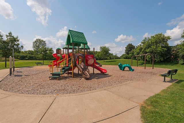 10173 Bridgewater Court, Woodbury, MN 55129