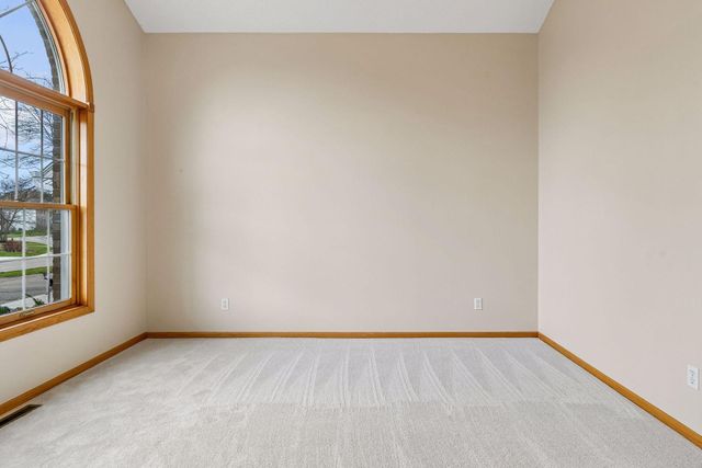 10173 Bridgewater Court, Woodbury, MN 55129