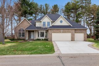 10173 Bridgewater Court, Woodbury, MN 55129