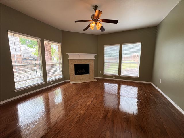 106 Constitution Drive, Euless, TX 76040