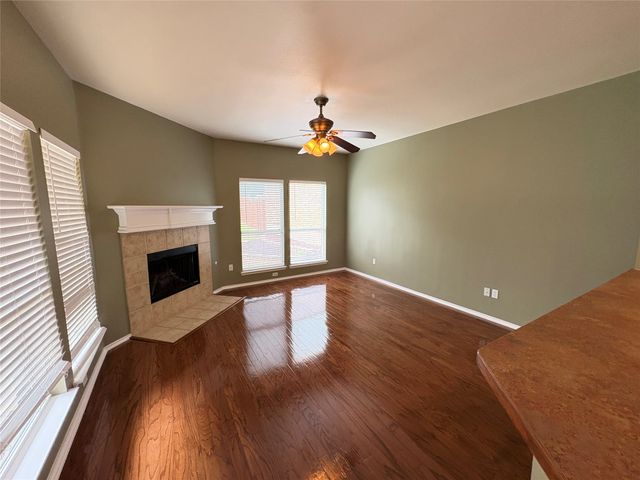 106 Constitution Drive, Euless, TX 76040