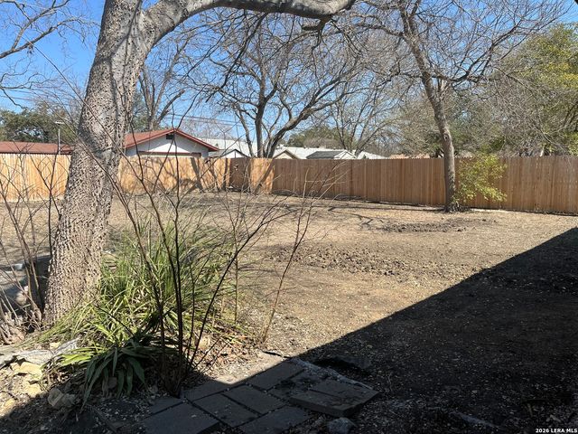 425 Driftwind, Windcrest, TX 78239