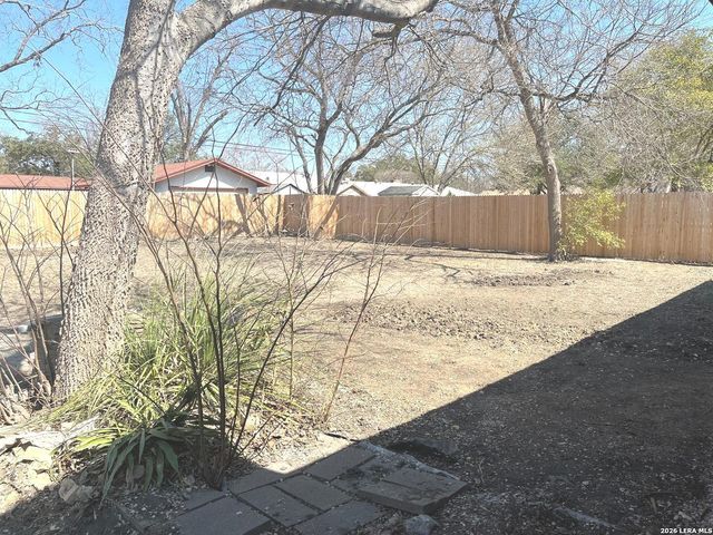 425 Driftwind, Windcrest, TX 78239
