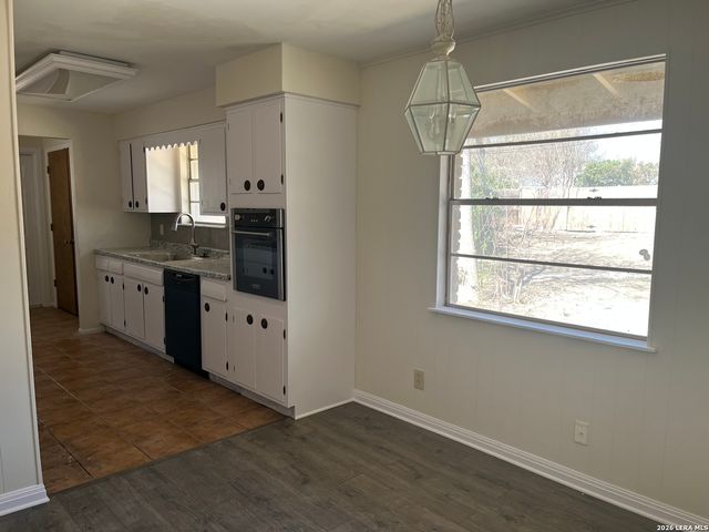 425 Driftwind, Windcrest, TX 78239