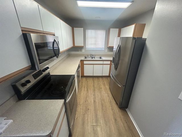 23312 Cornerstone Village Drive, Southfield, MI 48075
