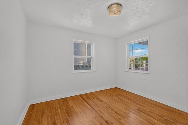 423 Alcazar Street NE, Albuquerque, NM 87108
