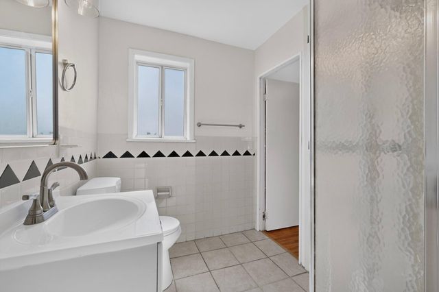 423 Alcazar Street NE, Albuquerque, NM 87108