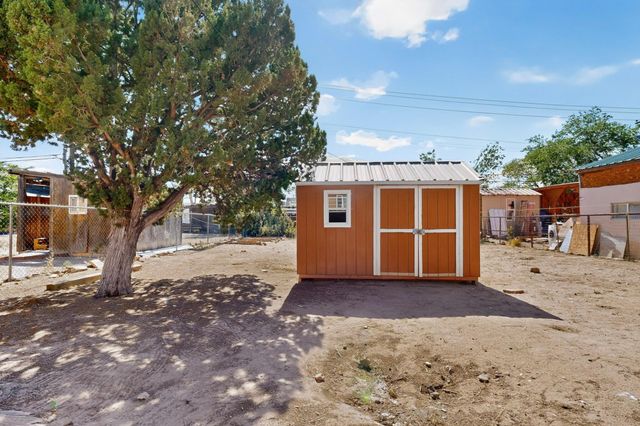 423 Alcazar Street NE, Albuquerque, NM 87108