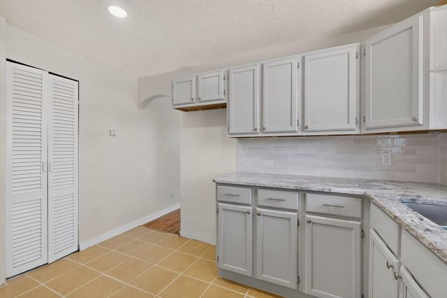 423 Alcazar Street NE, Albuquerque, NM 87108