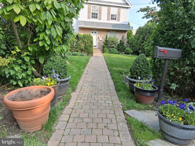 41 W HILLCREST AVENUE, Havertown, PA 19083
