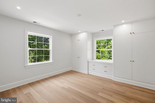 2900 GLOVER DR NW, Washington, DC 20016