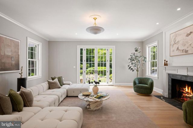 2900 GLOVER DR NW, Washington, DC 20016
