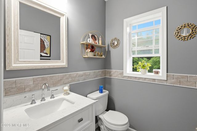 40 Gunning River Road, Barnegat, NJ 08005