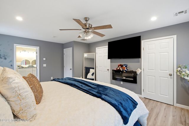 40 Gunning River Road, Barnegat, NJ 08005