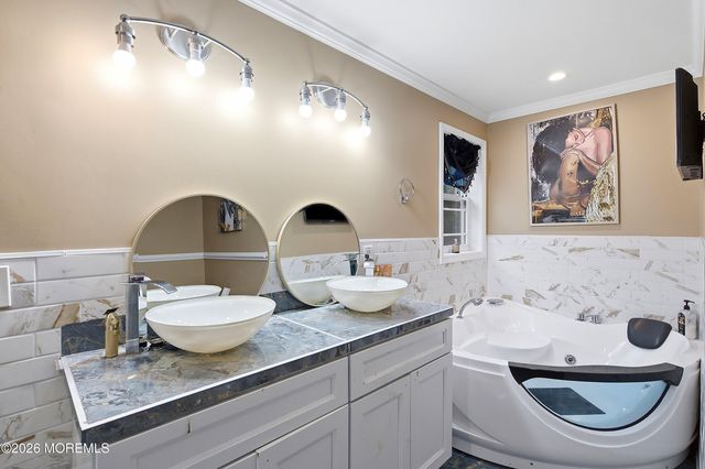 40 Gunning River Road, Barnegat, NJ 08005