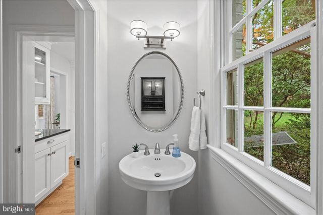5106 DUVALL DR, Bethesda, MD 20816