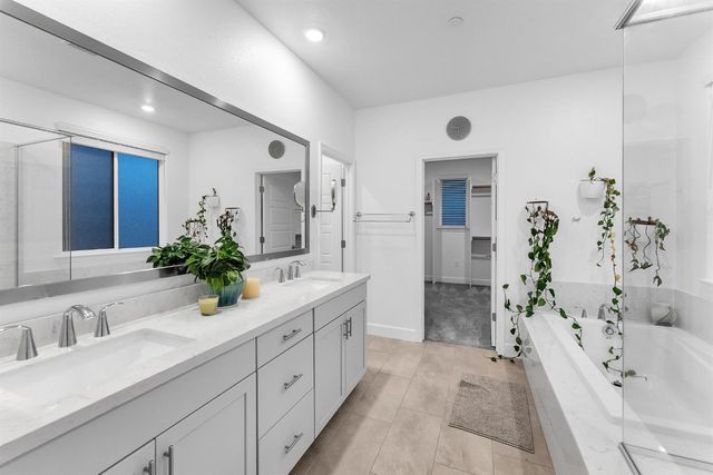 3912 Azul Way, Sacramento, CA 95835