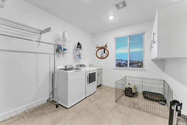 3912 Azul Way, Sacramento, CA 95835