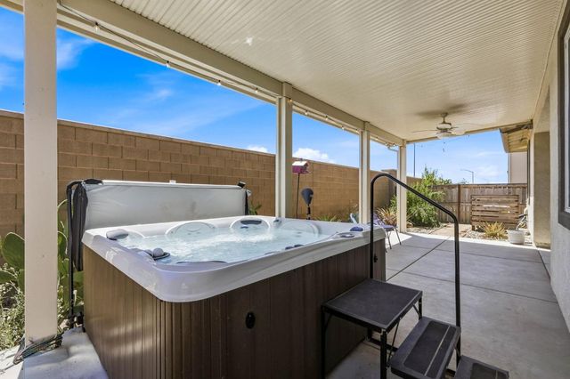 3912 Azul Way, Sacramento, CA 95835