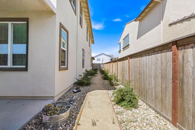 3912 Azul Way, Sacramento, CA 95835