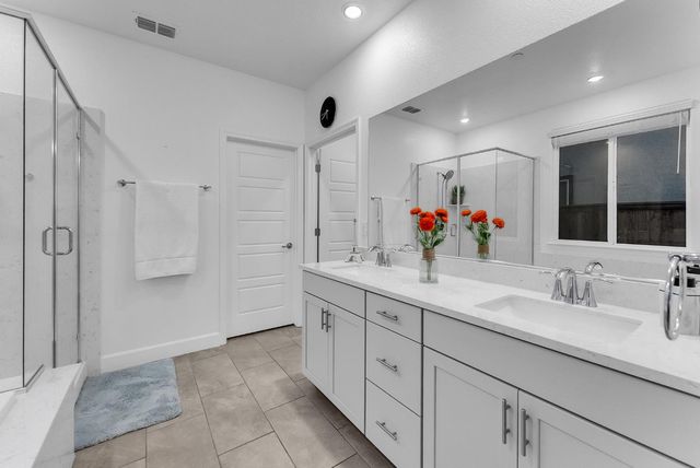 3912 Azul Way, Sacramento, CA 95835