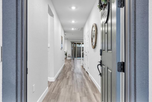 3912 Azul Way, Sacramento, CA 95835