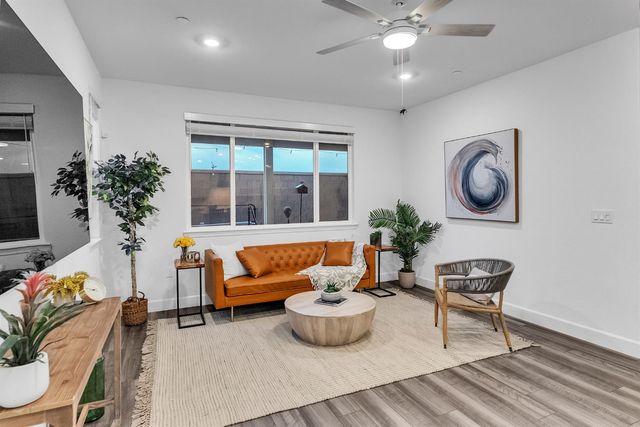 3912 Azul Way, Sacramento, CA 95835