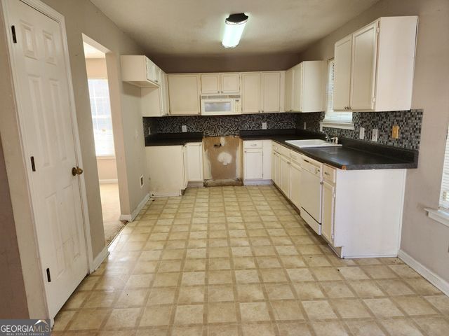 8218 Mahogany Lane, Lithonia, GA 30058