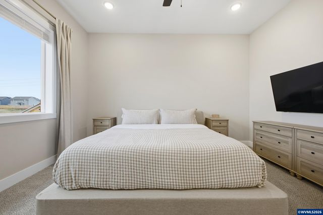 5424 49th Av NE, Salem, OR 97305