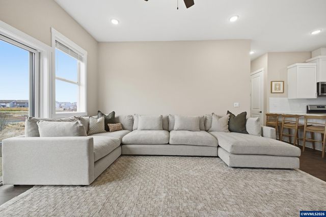 5424 49th Av NE, Salem, OR 97305