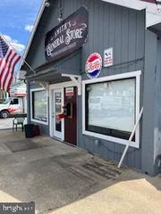 1230 E MAIN ST, Luray, VA 22835