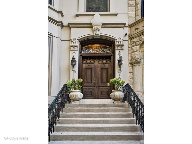 1434 N Dearborn Street, Chicago, IL 60610