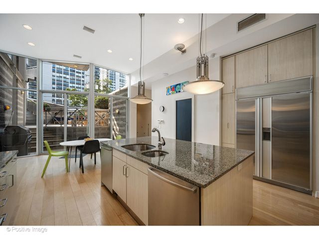 1434 N Dearborn Street, Chicago, IL 60610